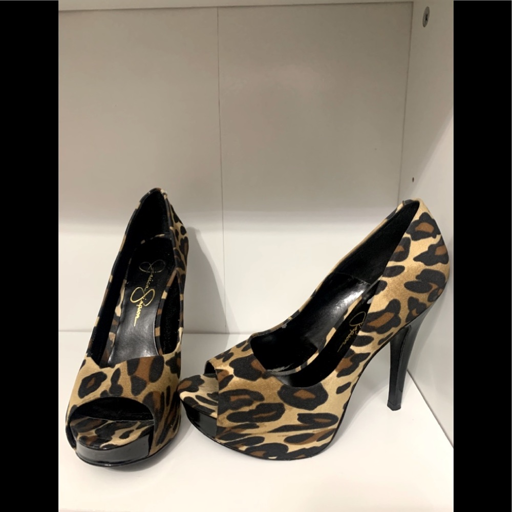 Jessica Simpson Amandax peep toe pump